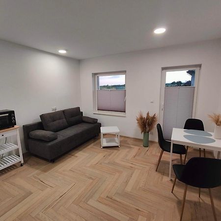 Turkusowa Appartement Mosty Buitenkant foto